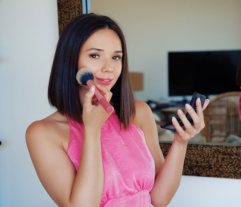 Fitness Coach Chloe Anderson Explains Weight Loss Program Pricing