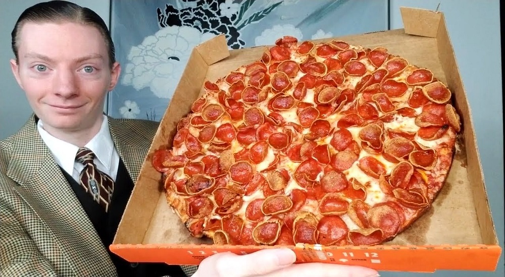 How Many Slices in a Little Caesars Pizza? | Thesuntrapp