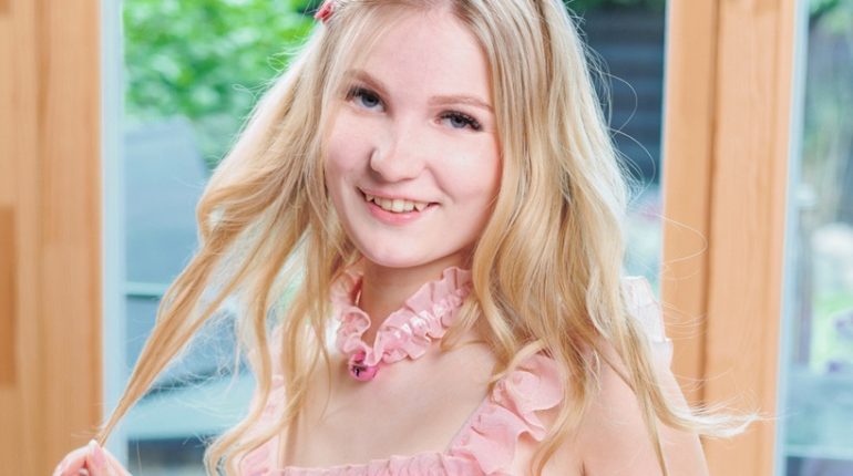 Zoe Reveals How She Uses ETFs and Index Funds to Grow Her Savings