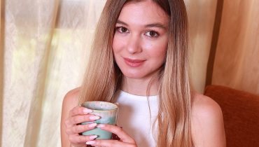 Emma Shares Her Financial Investment Journey to Early Retirement