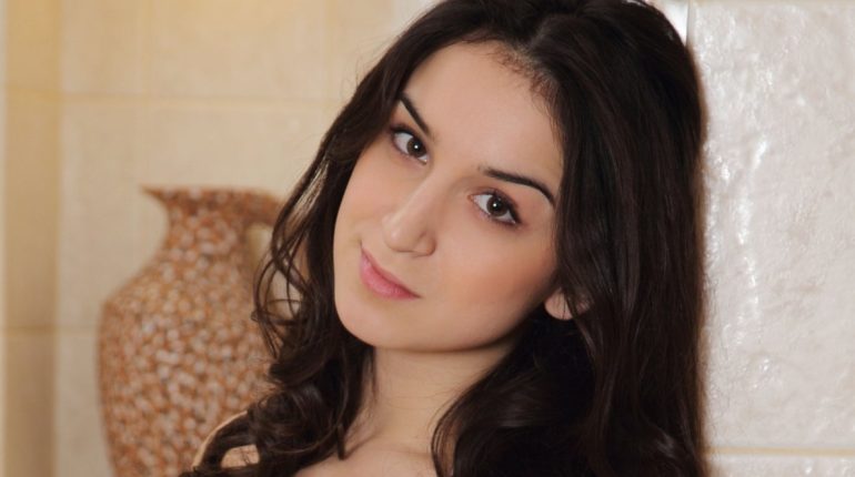 Bria Monroe’s Clean Eating Plan to Control Sugar Cravings