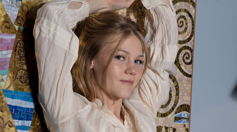 Chloe Parker Shares Her Experience, Gives Guidance on Magnesium Supplements for Better Sleep Chloe Parker Shares Her Experience, Gives Guidance on Magnesium Supplements for Better Sleep