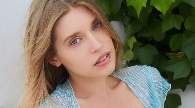 Isabella Parker shares her experience, gives guidance on herbal teas for relaxation and sleep Isabella Parker shares her experience, gives guidance on herbal teas for relaxation and sleep