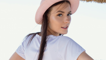 Avery Collins Explains the Best Vitamins & Supplements for Immune System Support