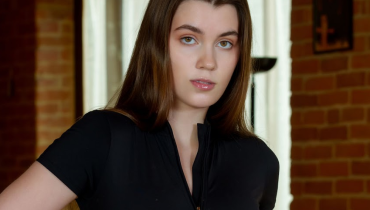 Rebekah Stone Shares Her Healthy Lifestyle Blueprint for Weight Loss