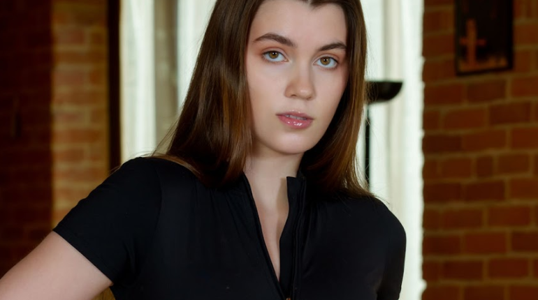 Rebekah Stone Shares Her Healthy Lifestyle Blueprint for Weight Loss