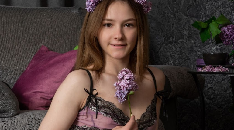 Therapist Grace Phillips Reveals a Better Way to Manage Stress Daily